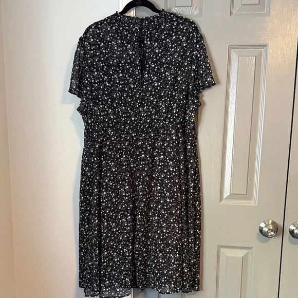 Torrid Black and White Starry Night Fully Lined Midi Dress - Picture 10 of 13
